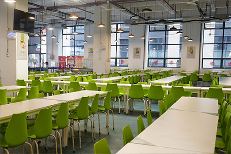 深夜清掃，保障用餐