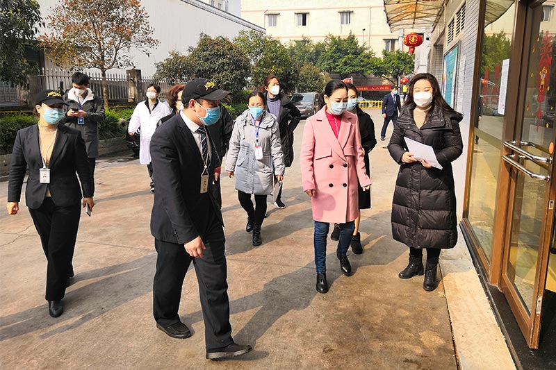 渝北區(qū)人大副主任唐麗華深入雅福食品股份督導(dǎo)檢查疫情防控工作