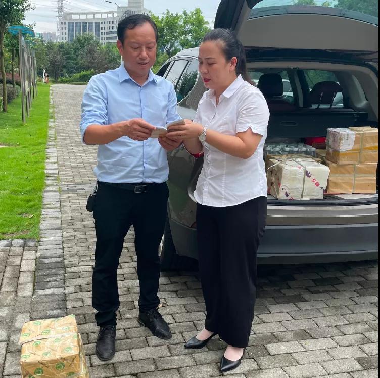 重慶雅福團(tuán)餐配送公司公益活動(dòng)2 重慶雅福團(tuán)餐配送公司公益活動(dòng)2