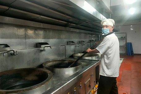 等一下，我重新炒